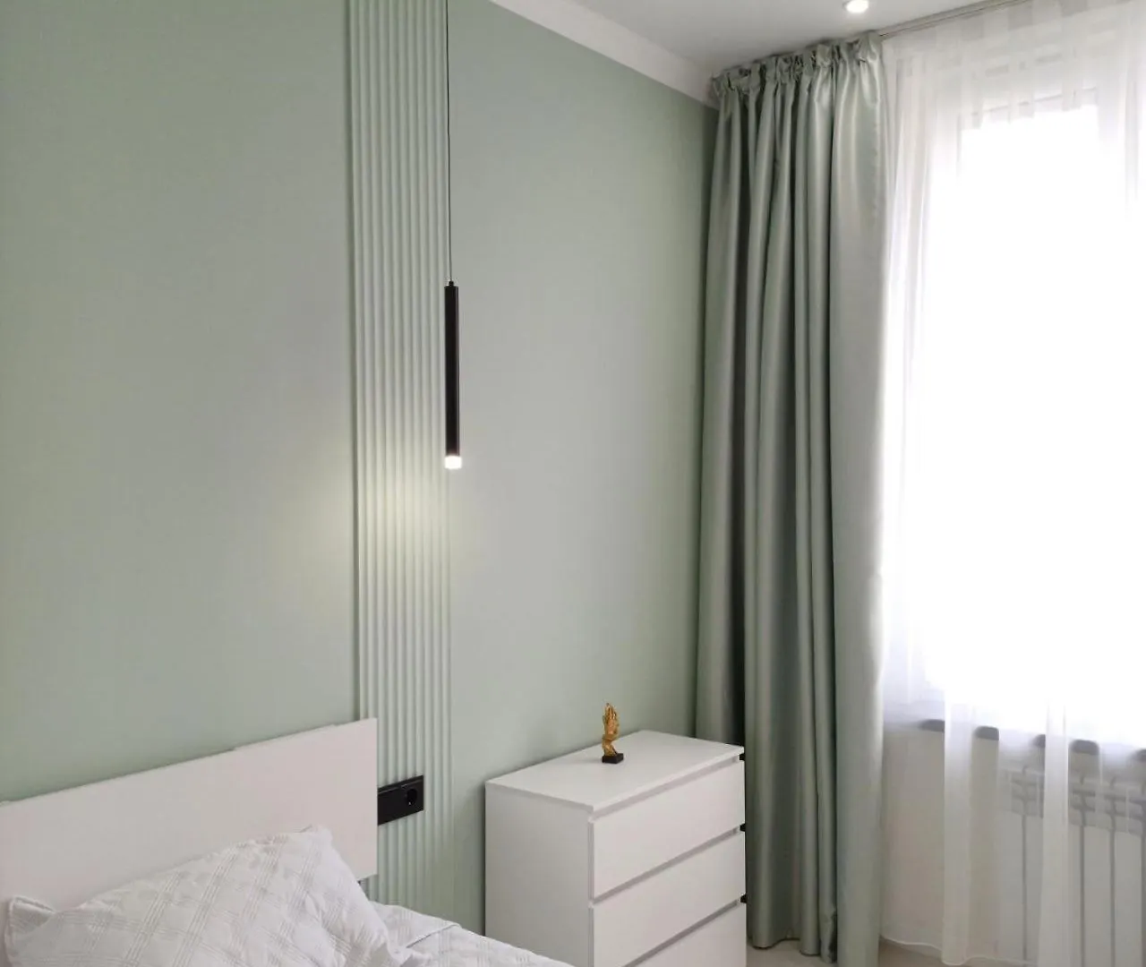 Новая Светлая Квартира Рядом С Метро И Видом На Горы Ałma Ata Apartament