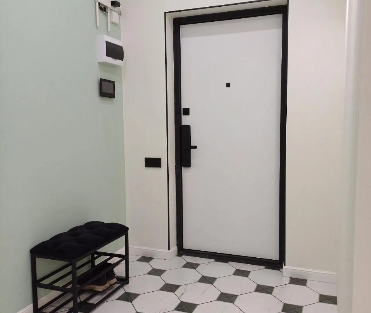 Новая Светлая Квартира Рядом С Метро И Видом На Горы Ałma Ata Apartament